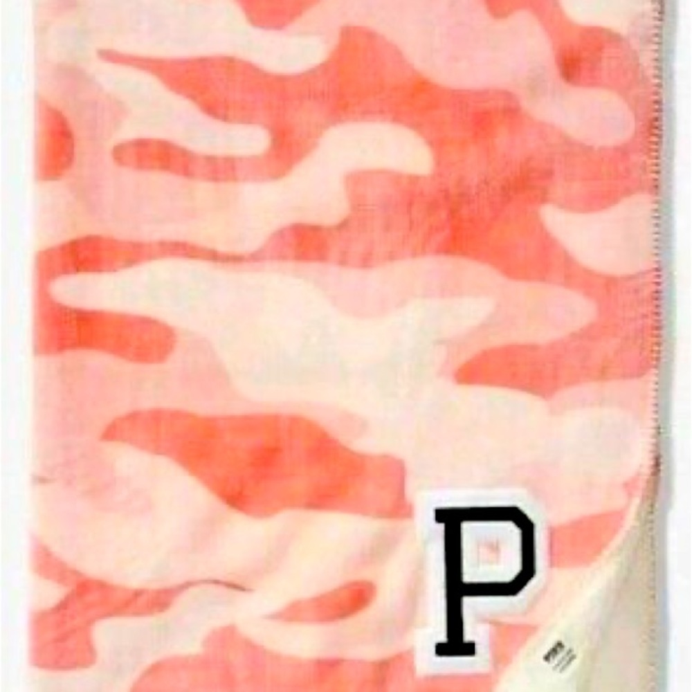 NEW Victoria Secret PINK Sherpa Camo blanket